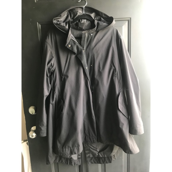 Lululemon Swing Trench, Black, SZ 8